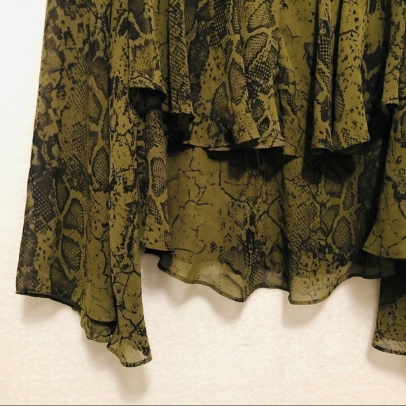 Jennifer Lopez Olive Green Snakeskin Ruffle Bell Long Sleeve Blouse Size XS - Picture 8 of 11